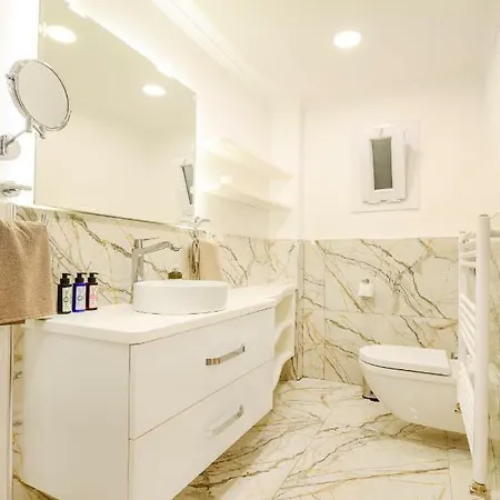 Luxury Beach House, Private Pool, Stunning Sunsets, Karpuz فيلة *