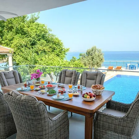 Luxury Beach House, Private Pool, Stunning Sunsets, Karpuz 빌라 *
